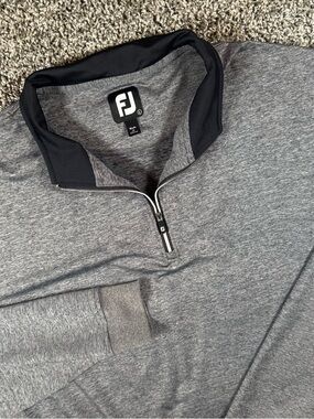 FootJoy Men's Large Gray Long Sleeved Quarter Zip Sleeve Logo Golf Performance